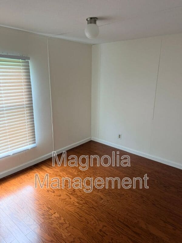 Photo - 209 Gillburg Estates Ct