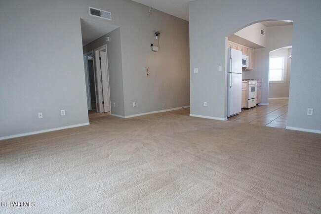 Photo - 807 Jaime St