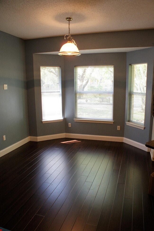 Photo - 2020 Plantation Oaks Dr