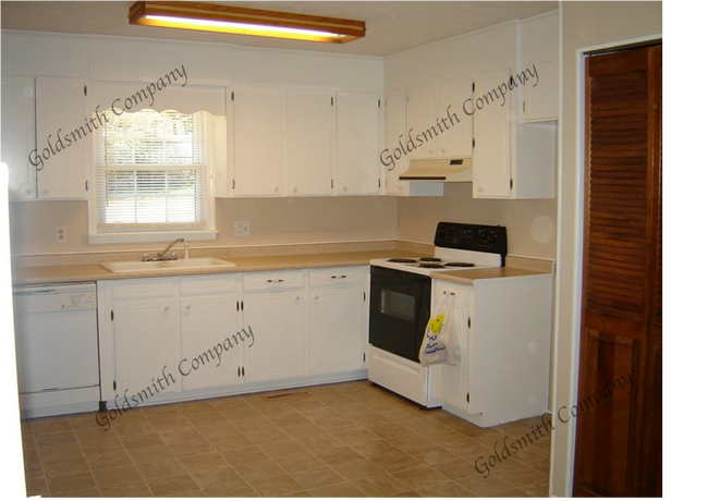 Photo - 108 Anglewood Drive