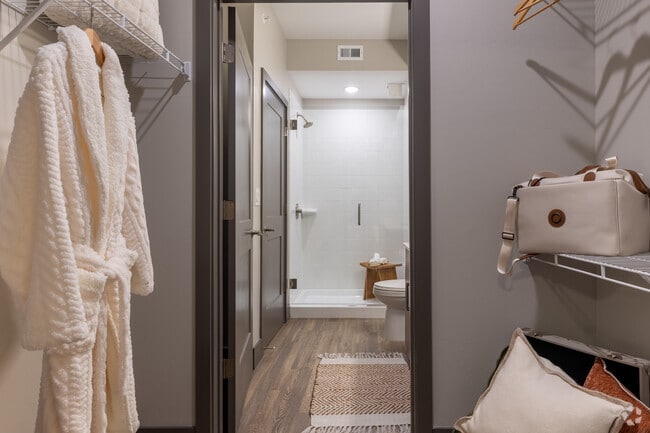 1 habitación, 1 baño - 725 pies cuadrados - Armario - Sinclair at Palm Pointe