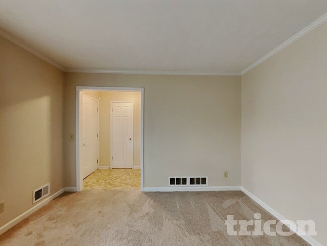 Photo - 832 S Deshon Rd