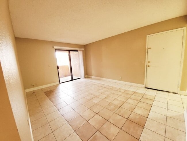 Photo - BEAUTIFUL 1 BEDROOM IN DESERT SHORES!