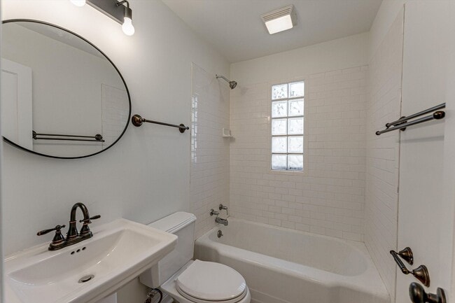 Photo - 4910 Golfview Dr