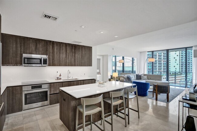 Building Photo - 68 SE 6th St Unit 907