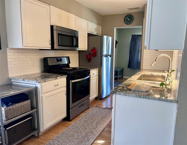 Photo - 5710 Signal Point