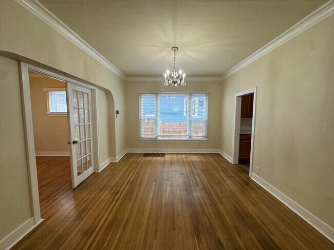 Photo - 922 E Ermina Ave