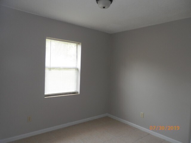 Photo - 114 Pointe S Dr