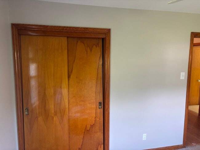 Armario del dormitorio 2 - 405 Saint Christina Ln