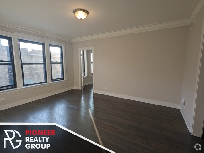 Building Photo - 2648 N Milwaukee Ave Unit #2642-2 Rental