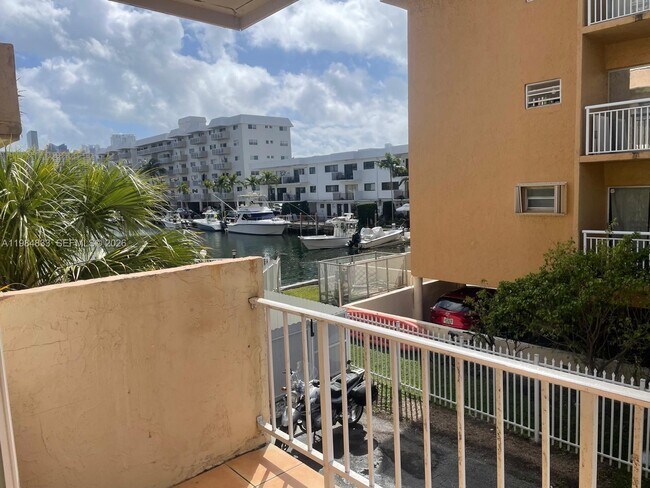 Photo - 3522 NE 171 St Unit 206