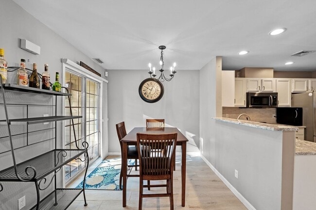 Photo - 709 Gazebo Cir