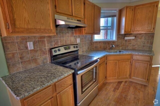 Building Photo - 718 Grand St Unit 7 Rental