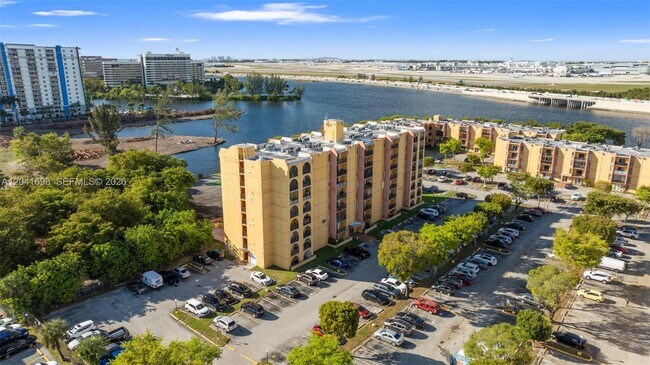 4801 NW 7th St Unit 109-16