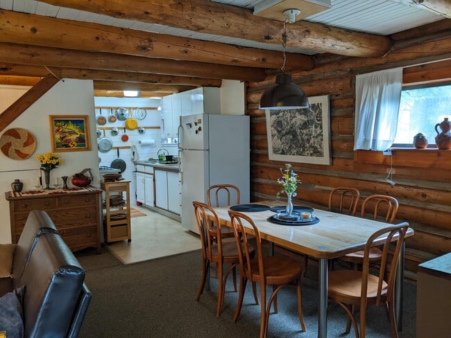 30 Caribou Rd