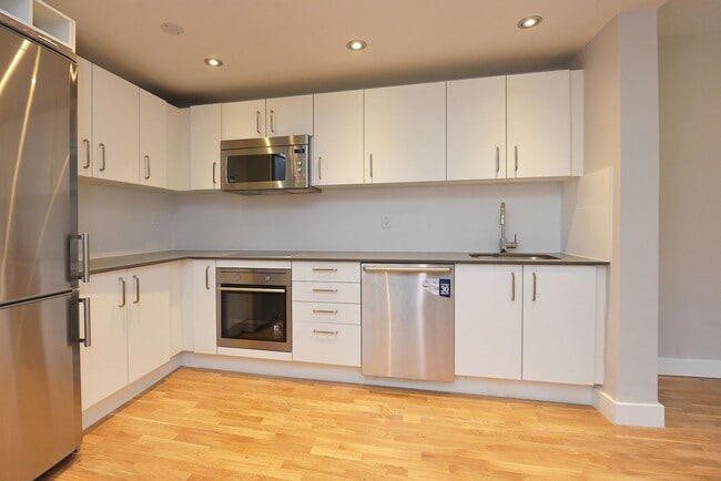 Photo - 230 Oak St Unit 115