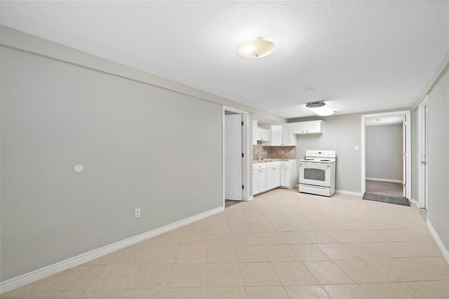 Photo - Lovely 2 Bedroom 2 Bath Duplex