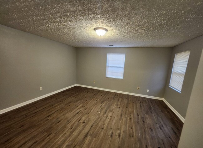 Photo - 2940 Grand Ave SW