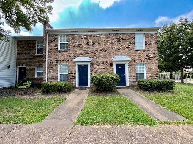 Welcome Home to The Grand at Mallard Manor! - Welcome Home to The Grand at Mallard Manor!