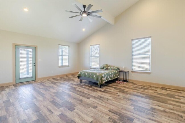 Photo - 303 Bob's Trail