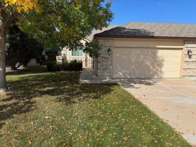 Spacious townhome with mountain views, clo... - Spacious townhome with mountain views, clo...