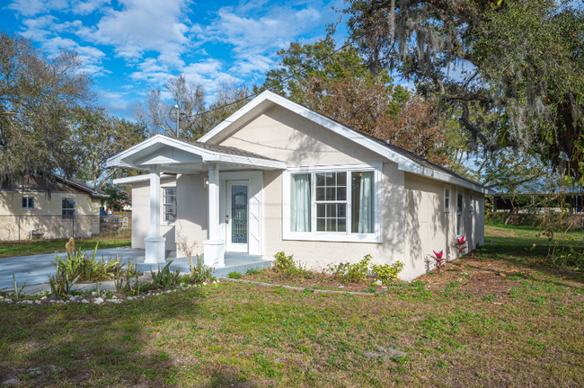 Photo - 210 Gandy St House