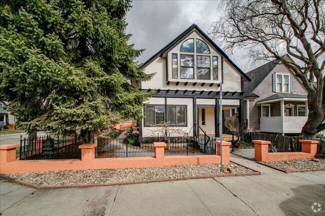 Building Photo - Stunning North End Boise Home – Timeless C...