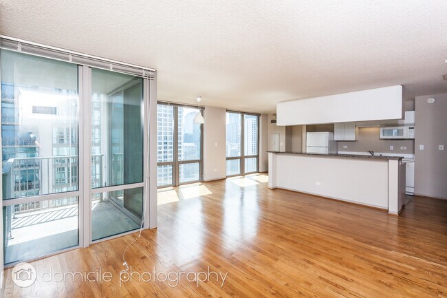 Photo - 2 E Erie St Condo Unit 3512