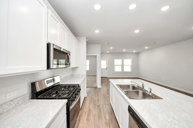 Photo - 16489 Moss Ln