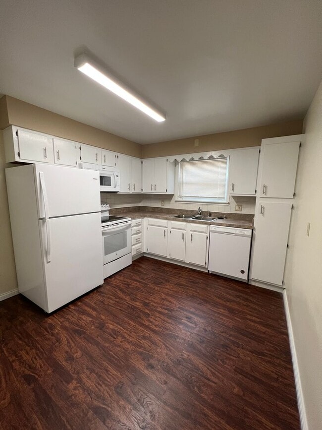 Photo - 527 Hazel St