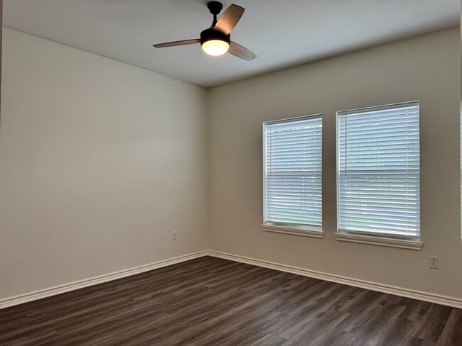 Photo - 13209 County Rd 499 Unidad B