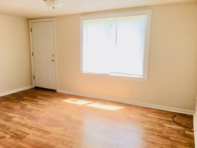 Photo - 321 Vernon St