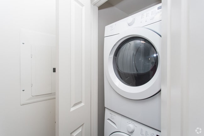 Washer/dryer in every unit - Gatehouse 75