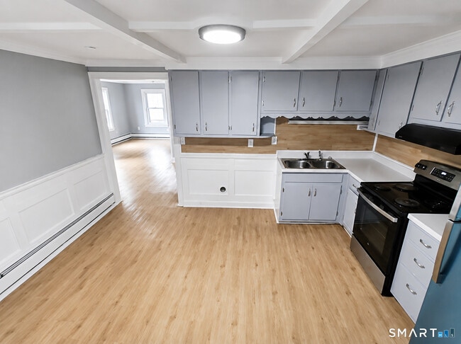 34 St Johns St Unit 2
