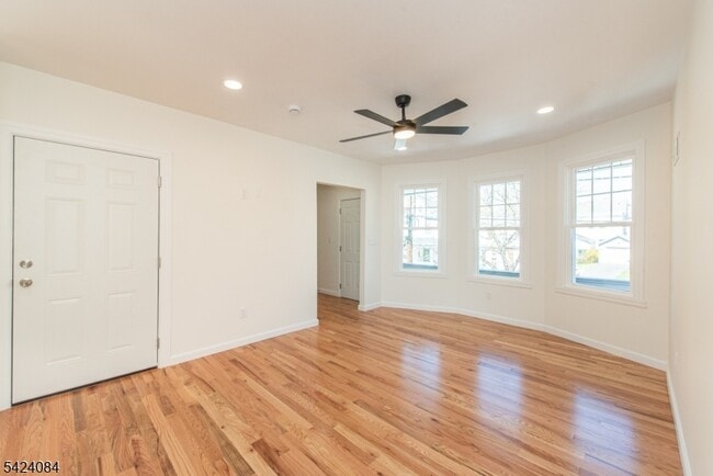 Photo - 39 Beekman St