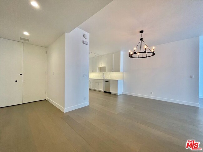 1100 Alta Loma Rd Condo Unit 802 - Condo for Rent in West Hollywood, CA ...