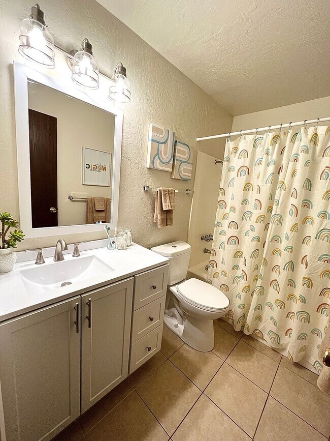 Photo - **Pre-Leasing For Summer 2026** Newly Remodeled Unit 3 Bedroom Units