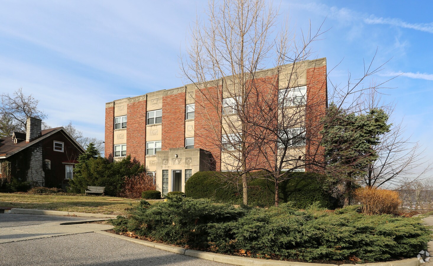 Photo - 2635 University Ct