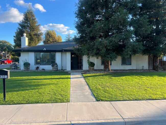 Building Photo - Available Now - Charming Home for Rent