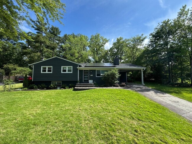 Impressive 4 Bed 3 Bath Home On A Large Pr... - Impressive 4 Bed 3 Bath Home On A Large Pr...