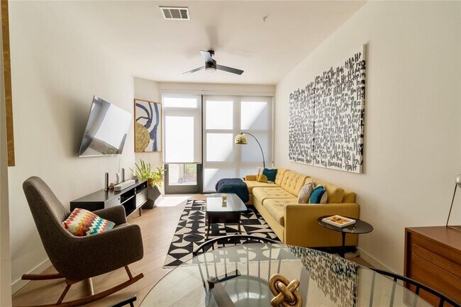 Photo - 800 Embassy Dr Unit 115