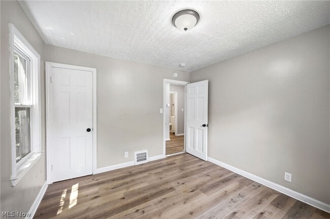 20803 Kenyon Dr