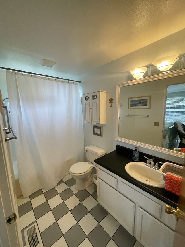 Photo - Fully Furnished Studio with Ocean Views!