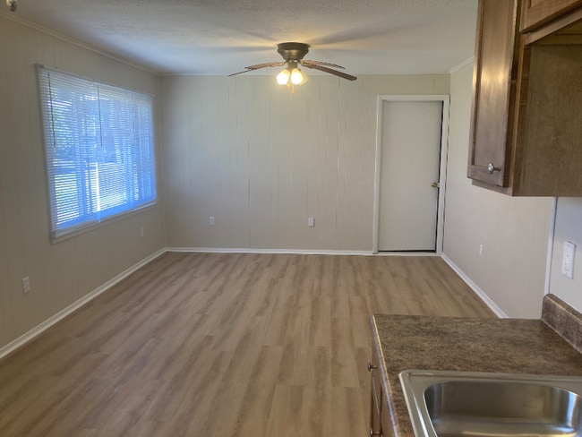 Photo - 202 Mountain View Dr