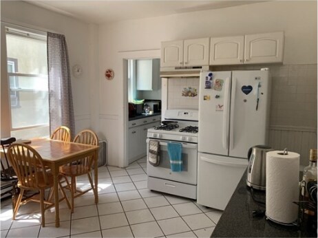 Building Photo - 205 Rawson Rd Unit 2