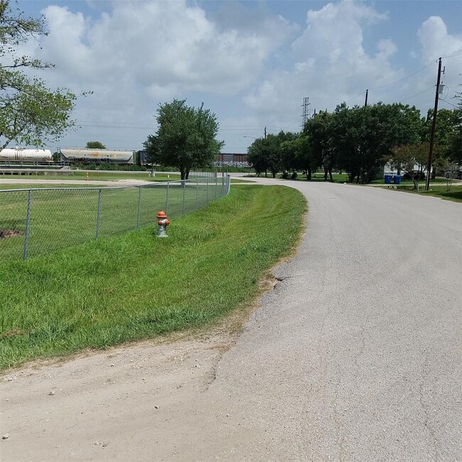 Photo - 1503 Spur 529