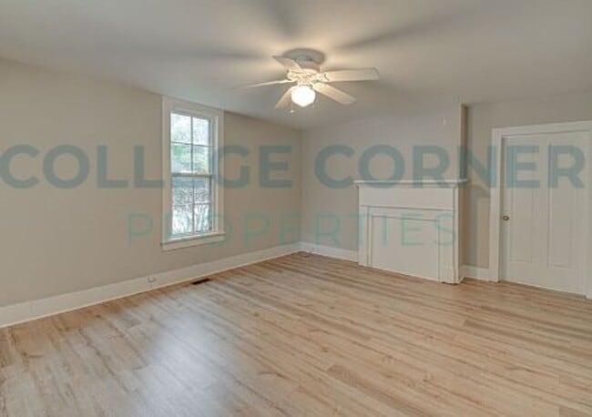 Photo - 639 S Poplar St Unidad 639-C Studio