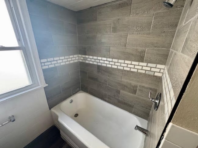 Photo - Single Family Home 3 beds 2 bath Available Now!