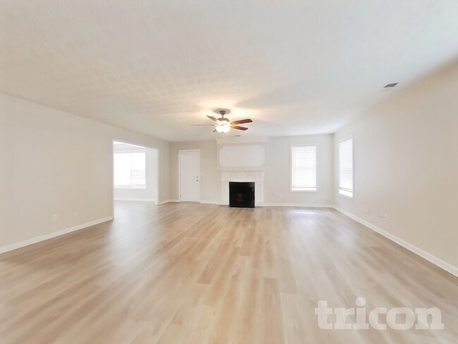 Photo - 4003 Riverside Pkwy House