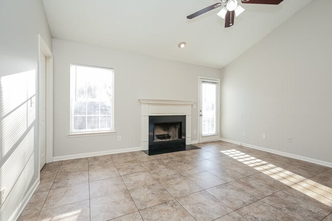 Photo - 312 Sarna Dr